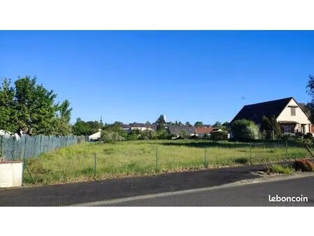 terrain viabilisé avec double accès – cadre de vie idéal à saint-maur