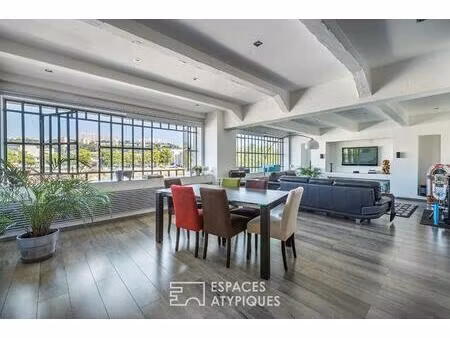 loft dans une ancienne biscuiterie