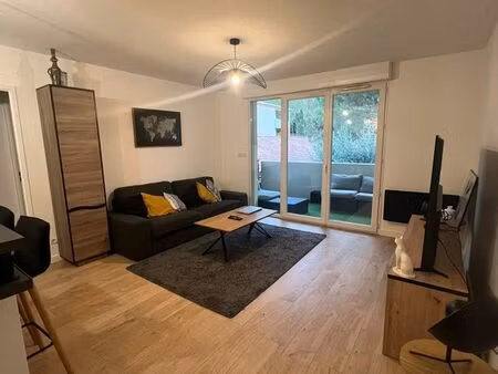 t2 lumineux de 45 m2 avec balcon de 10 m2