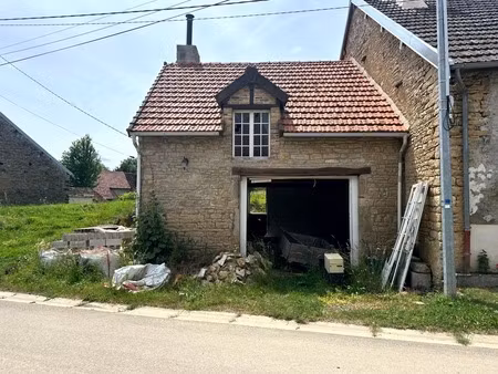 maison à rénover avec petit jardin proche pouilly en auxois