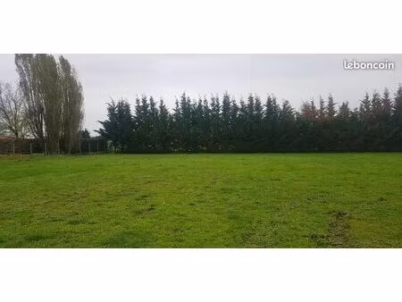 terrain 400 m² avensan