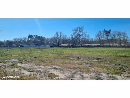 terrain 811 m² saint magne