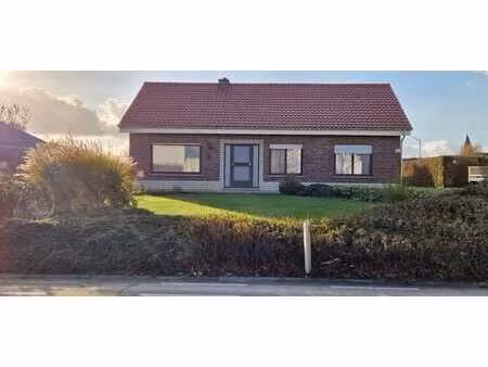 ruime bungalow open bebouwing  met 2 slaapkamers  grote ...