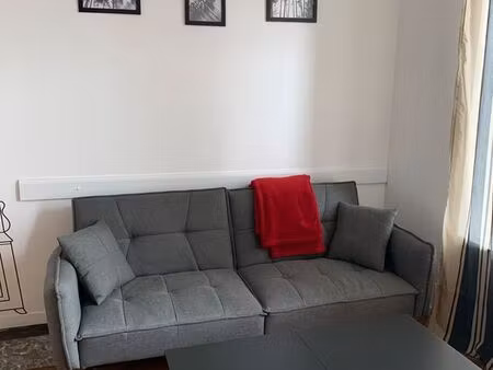 joli t2 meublé centre ville dans residence securisée