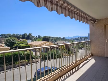 le cannet – 2 pièces avec grande terrasse  vue dégagée et garage