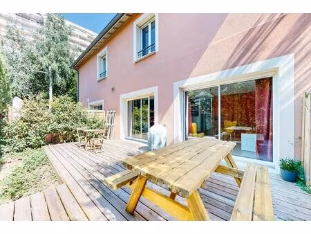 t3 rénové avec jardin situé entre saint-just et gorge de loup