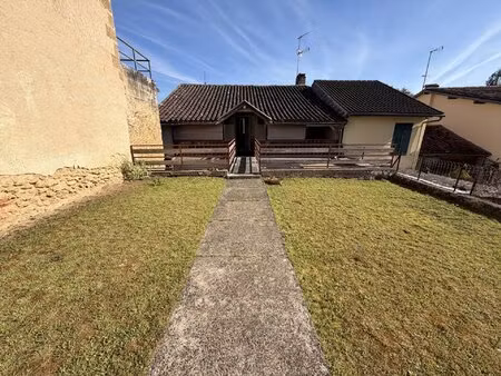 maison de ville t3 de 116m2 habitable avec terrasse et garage proche des commodités