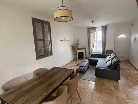 maison meublée 90 m² - 3 chambres  jardin et cave - 675