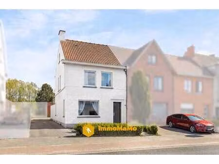 halfopen bebouwing met grote tuin te koop in stekene