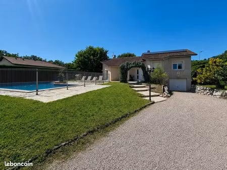 villa 5 pièces 113 m²