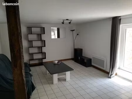 t2 meublé avec extérieur