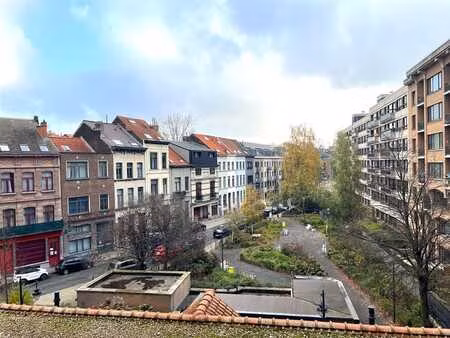 prox pl jourdan / appartement 1 chambre + terrasse