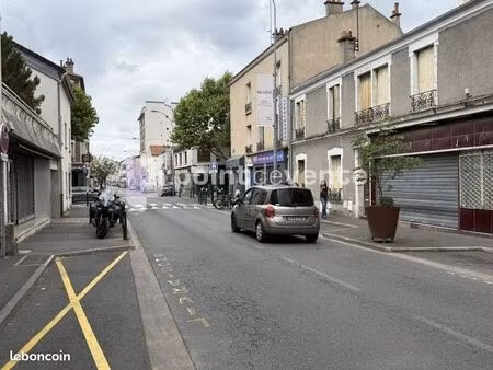 local commercial 65 m²