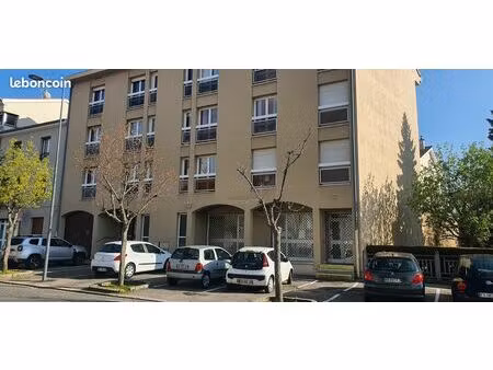 à louer – appartement t4 de 90 m² – saint-bonnet-le-château