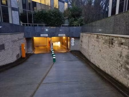 parking avenue herrmann debroux