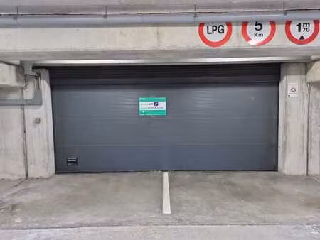 parking alfons gosset grand-bigard