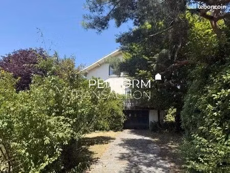 maison 10 pièces 181 m²