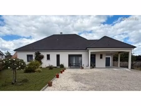 maison de 6 pièces avec un grand garage camping-car
