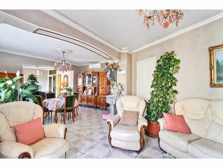 a vendre appartement type 4 de 121m2 à marseille 13005 monte cristo
