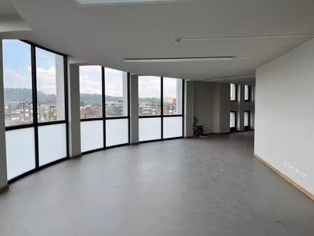 bureaux lumineux avec vue panoramique à seraing