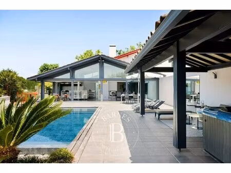 anglet  maison contemporaine avec piscine