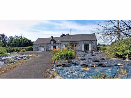la chapelle glain : corps de ferme 133 m² sur environ 6000 m²