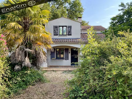 maison 5 chambres  143 m2.