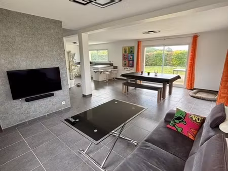 rumigny  pavillon 3 chambres avec garage et jardin