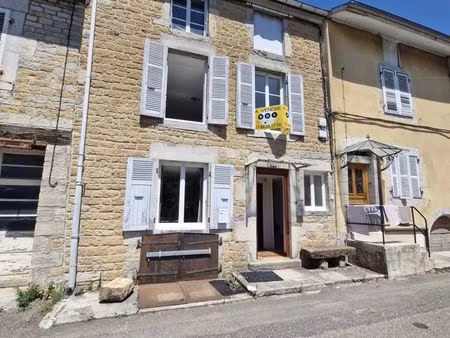 immeuble 3 pièces 67 m²