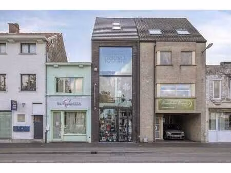 propriété commerciale unique à vendre dans le centre de kape