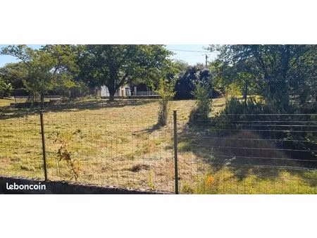 terrain de 500 m2 le deschaux avec cu