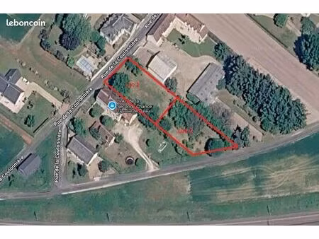 terrain constructible 890m²