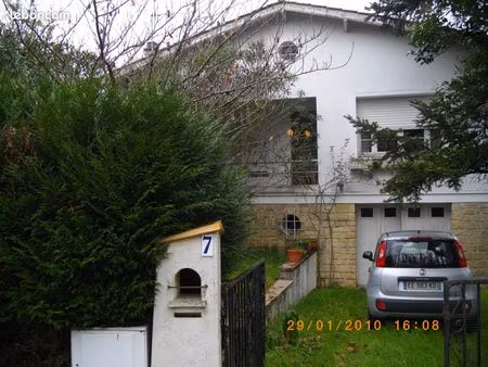 maison 170 m2 sur 2 niveaux quartier résidentiel sainte foy