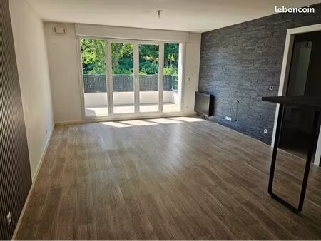 vends appartement 60m2 récent dernier étage – 3 pièces lumineux avec terrasse  vue forêt +