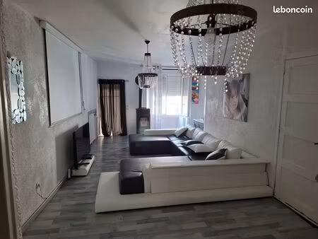 appartement a vendre 159m2 centre de la mure 137000