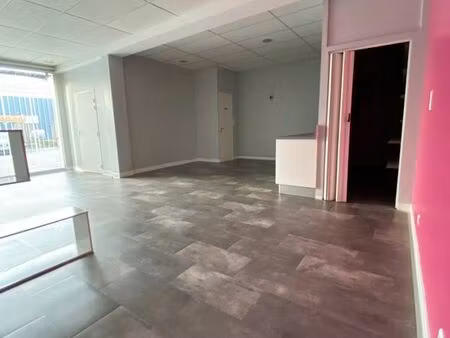 a louer local commercial 55 m2 biars sur cere