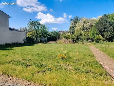 terrain 360 m² begles