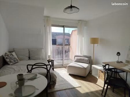 studio meublé rénové olivet sud (résidence oxford)
