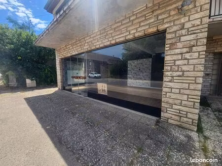 local commercial 68 m²