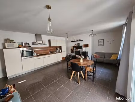 coup de cœur : bel appartement t3 duplex rénové avec terrasse – centre-ville de libourne