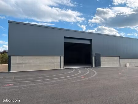 local commercial 270m²  bâtiment industriel  hall de stockage