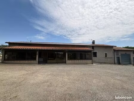 ferme lauragaise avec dépendance à vendre