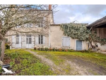 maison 8 pièces 212 m²