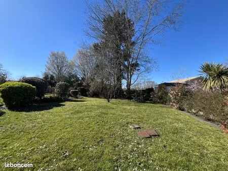 terrain 496 m² leognan