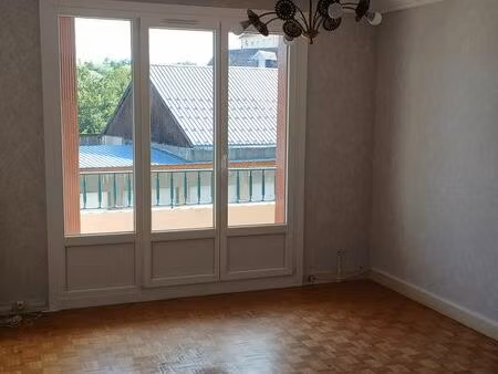 appartement t4 avec balcon garage et cave