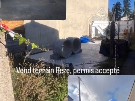 terrain 126 m2 reze  permis accepté
