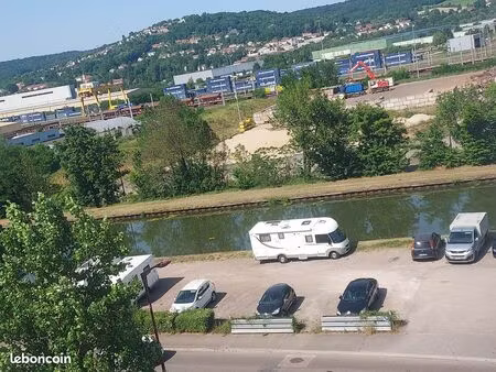 beau f4 sans travaux bien placé
