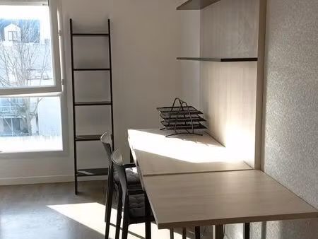 vend studio meublé chemillé