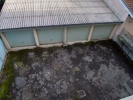 garage dans résidence sécurisée