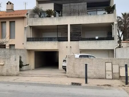 t2 meublé traversant  terrasse 13m2  garage